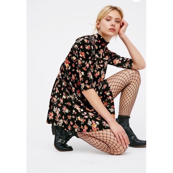 Free People Dresses & Skirts - Free people Floral Black Bouquet Babe Velvet Mini dress Size large
